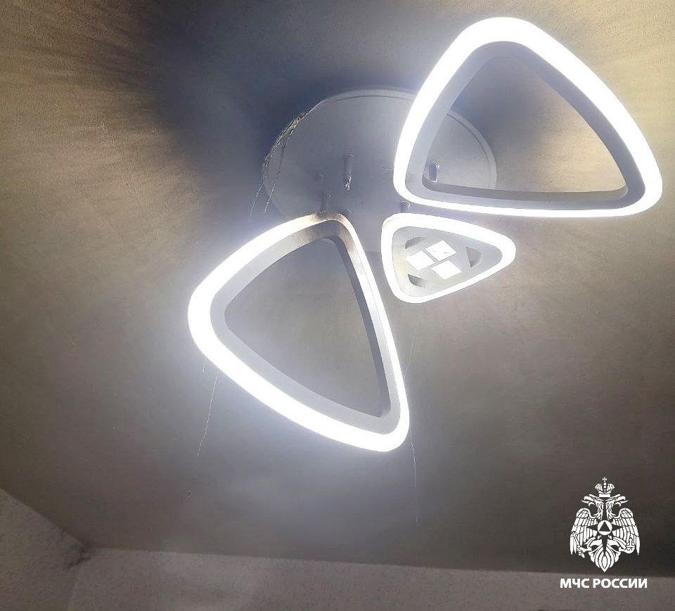 В селе Вязьма-Брянская Вяземского округа произошёл пожар в трёхэтажке