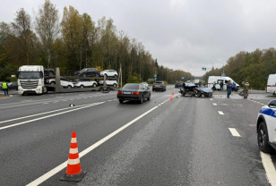 Госавтоинспекторы работают на месте массового ДТП в Смоленском округе