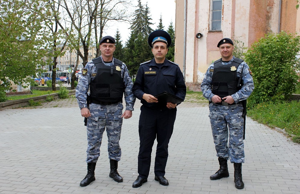 В Смоленской области мошенники выдают себя за судебных приставов