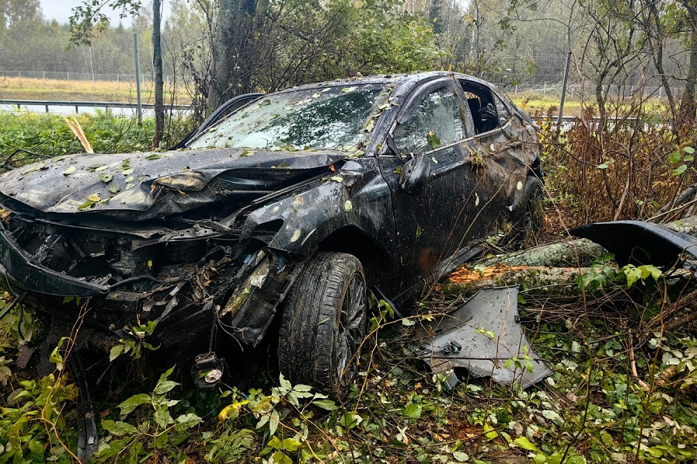 В Вяземском округе Toyota вылетела с трассы М-1