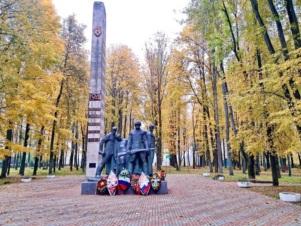 Ровно 18 лет назад Ельня стала Городом воинской славы