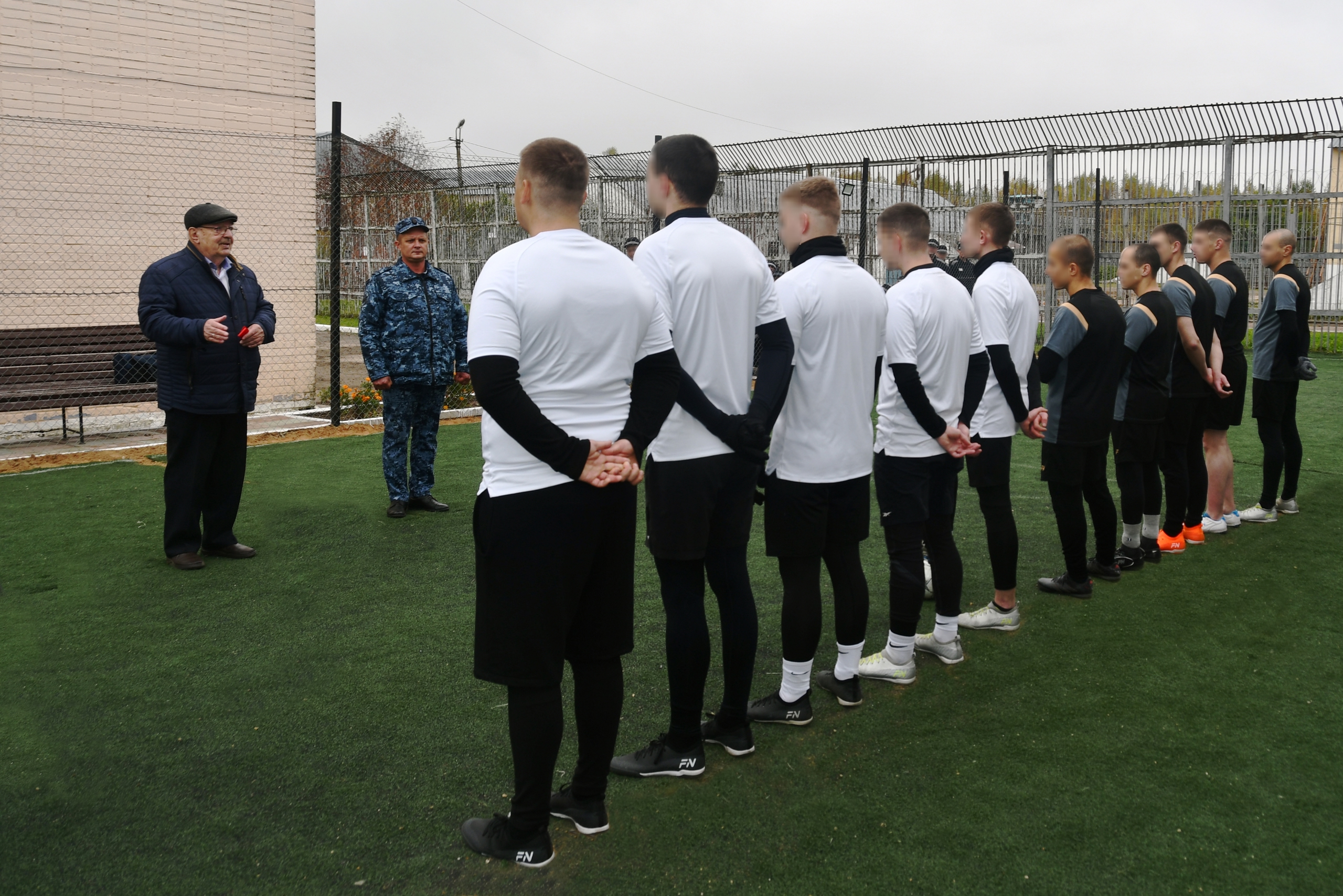 В сафоновской колонии открыли футбольное поле