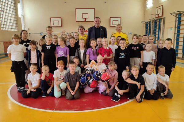 Смоленские единороссы решают проблемы жителей