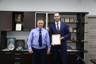 Следственный комитет Смоленщины отметил подвиг мотопутешественника Романа Каплуна