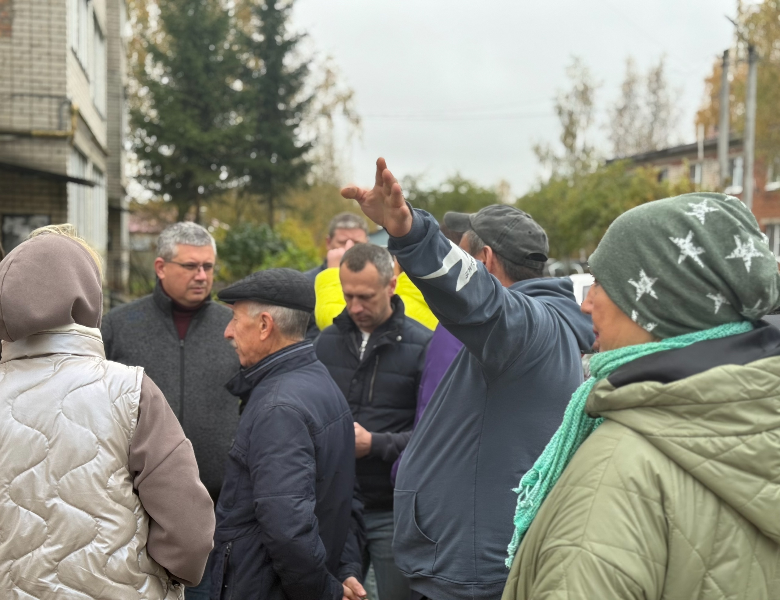 Александр Новиков начал рабочий объезд Промышленного района с посещения Рябиновой Поляны