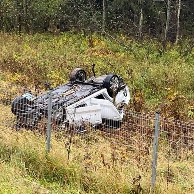 Автомобиль перевернулся в Вяземском округе