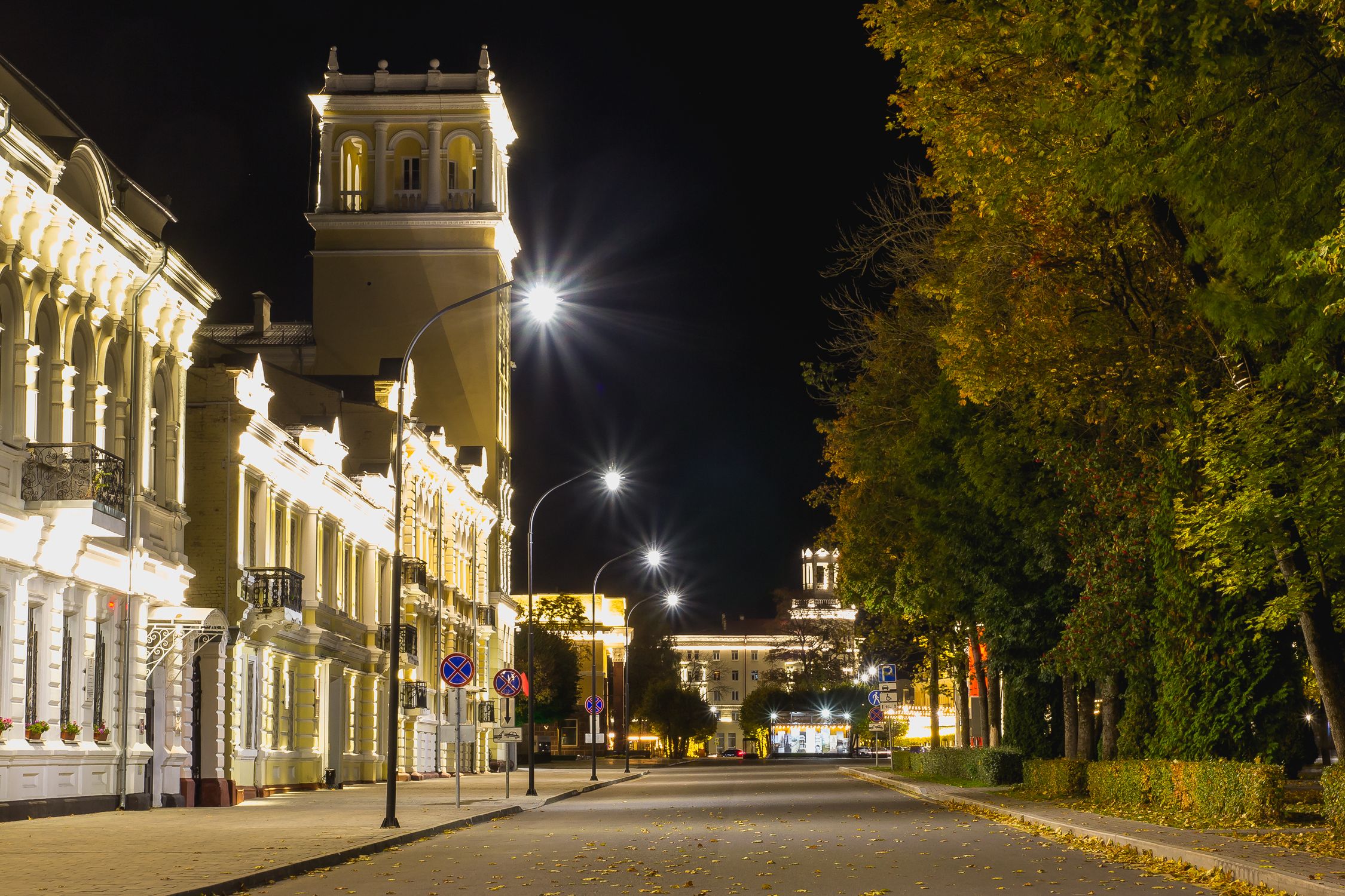 Исторический центр Смоленска стал ярче и безопаснее благодаря «Россети Центр»