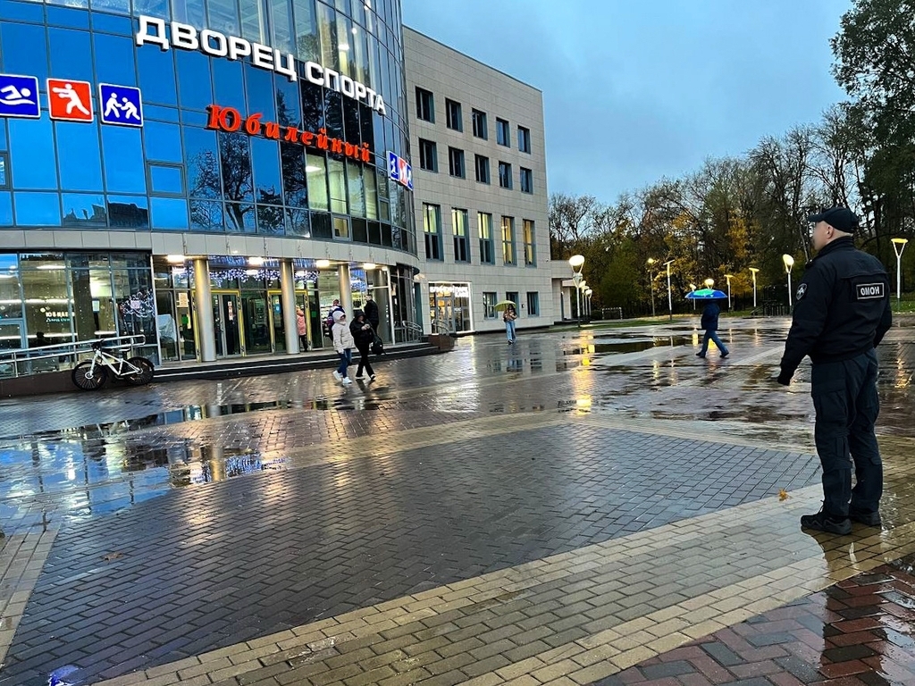 Росгвардия обеспечила охрану правопорядка во время хоккейных матчей в Смоленске