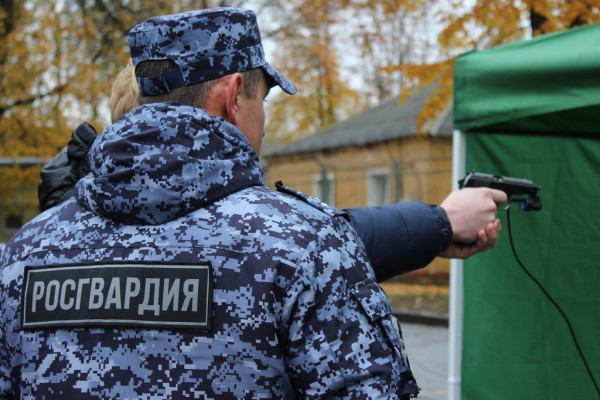 Смоленские росгвардейцы приняли участие в акции «День призывника»