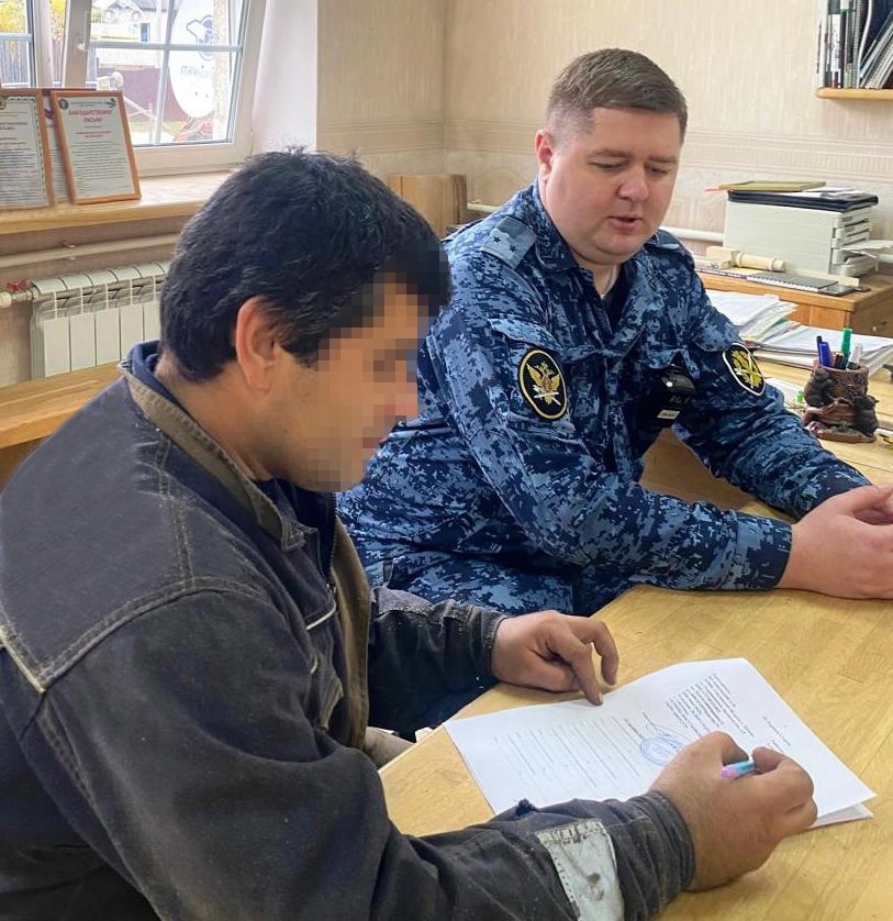 Сотрудники смоленского УФСИН помогли экс-осуждённому в трудоустройстве