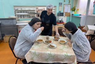 Родители следят за качеством питания в смоленских школах