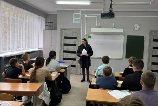 Смоленским школьникам рассказали о рисках экстремизма и опасностях на железной дороге