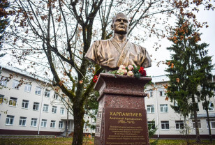 В Смоленске открыли памятник основоположнику самбо