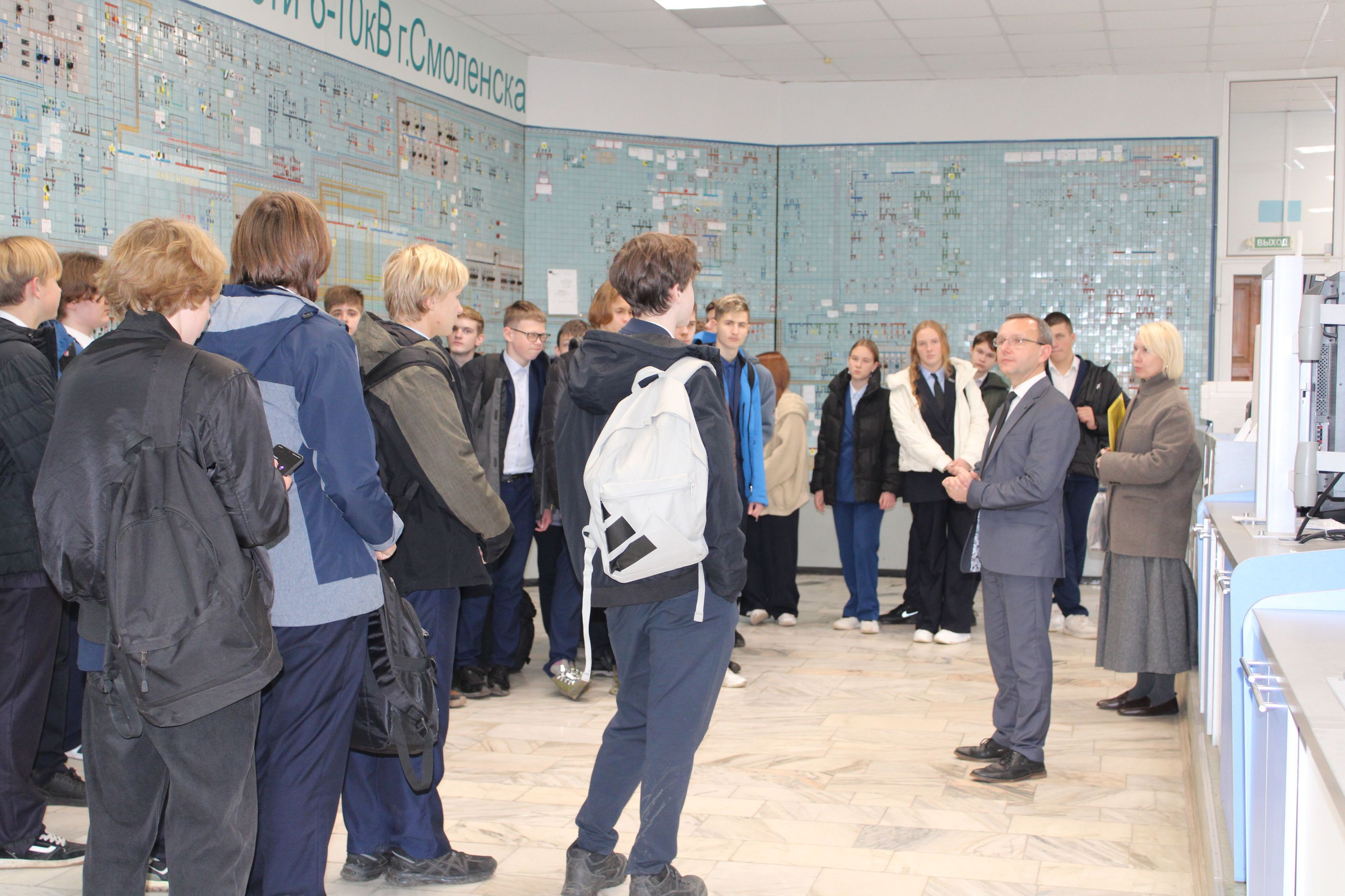 Смоленский городской РЭС открыл двери для будущих энергетиков