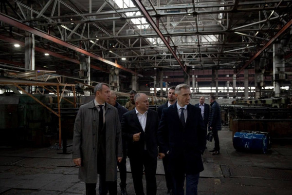 Василий Анохин оценил ход работ по масштабному обновлению завода «Рославльские тормозные системы»