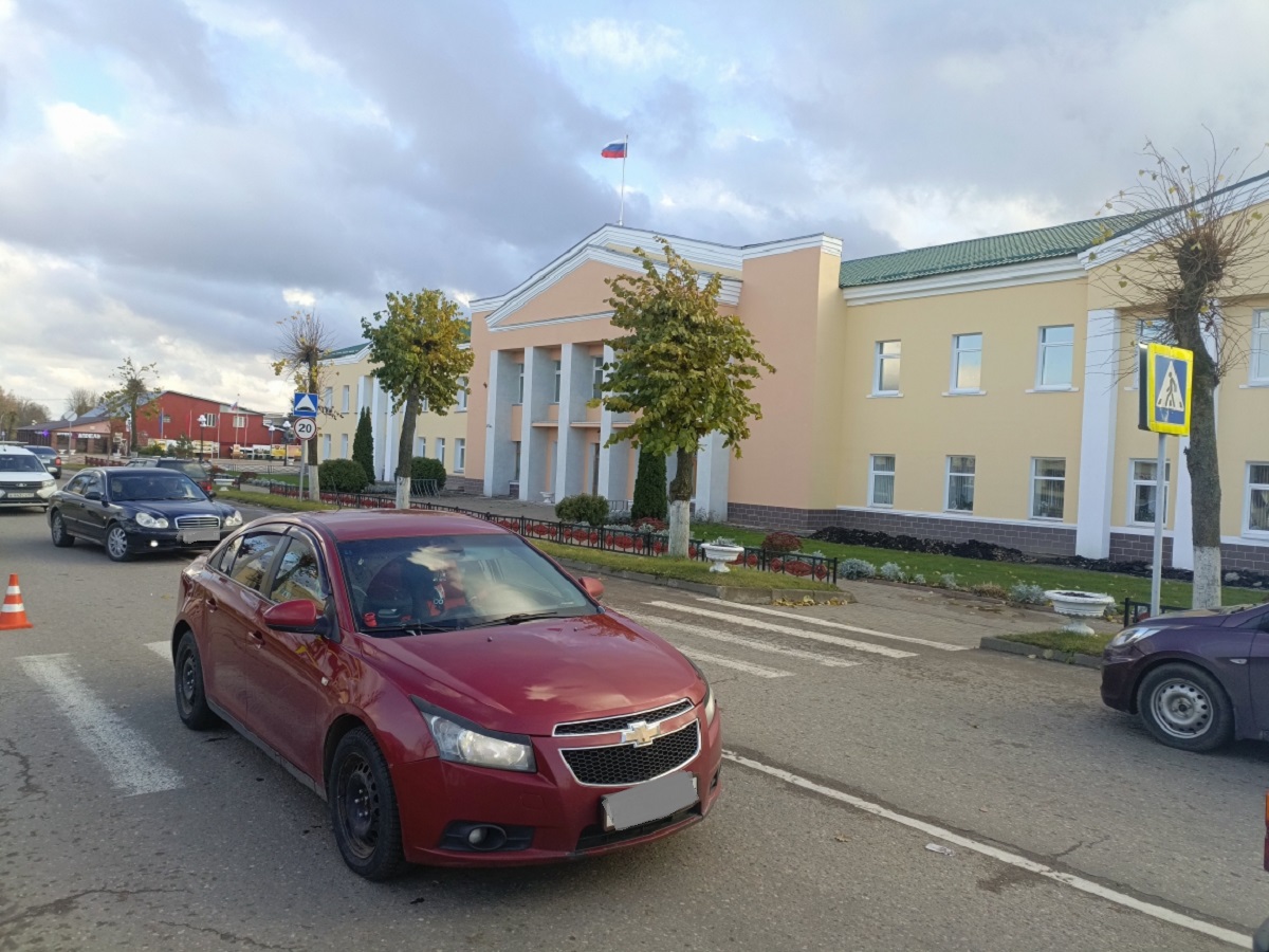 В Смоленской области автомобиль Chevrolet Cruze сбил пешехода