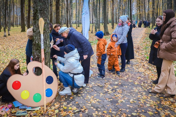 Смоленская АЭС: в Десногорске создали уникальную аллею «Фресок добра»