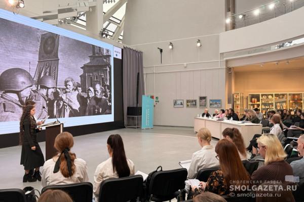 В Смоленске прошла студенческая конференция «Образ верного людям и Богу служения»