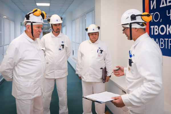 Партнёрский визит экспертов «Росэнергоатома» подтвердил высокий уровень безопасности на Смоленской АЭС