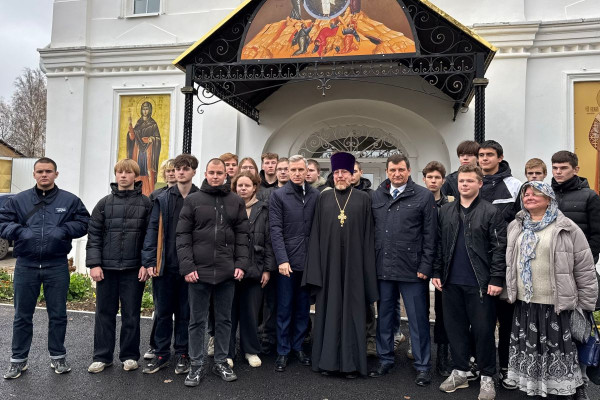 В Смоленске в Спасской церкви увековечили память бойцов спецоперации