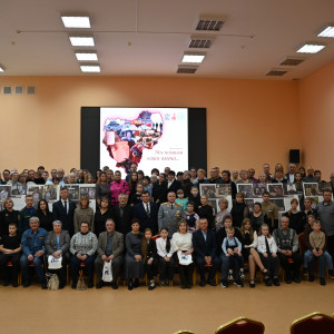 В Смоленске выставка «Мы помним ваши имена…» объединила истории семейных подвигов