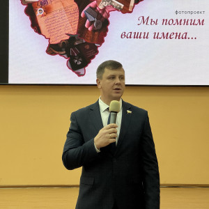 В Смоленске выставка «Мы помним ваши имена…» объединила истории семейных подвигов