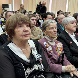 В Смоленске выставка «Мы помним ваши имена…» объединила истории семейных подвигов