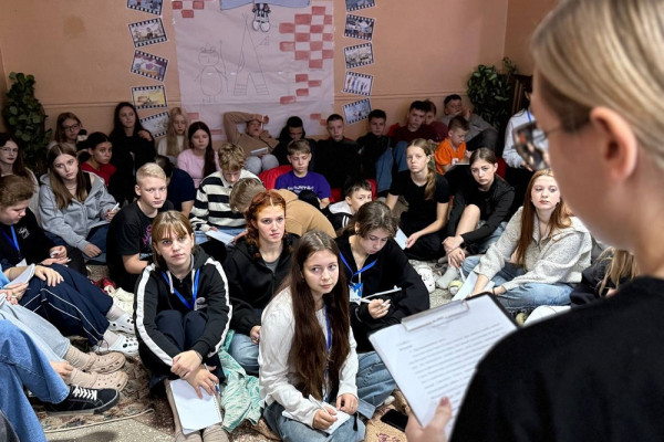 В Смоленской области в лагере «Прудок» стартовала патриотическая смена