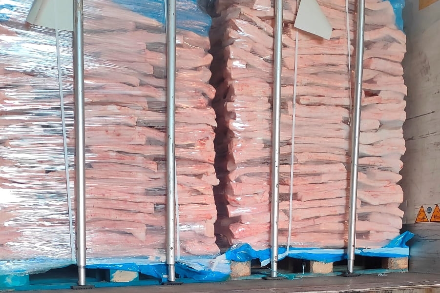 Россельхознадзор пресёк попытку нелегального ввоза на территорию России партии свиного жира из Беларуси