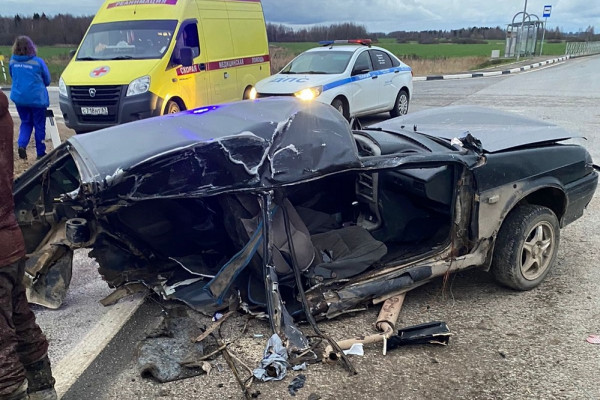 В Сычёвском округе столкнулись ВАЗ и Mercedes