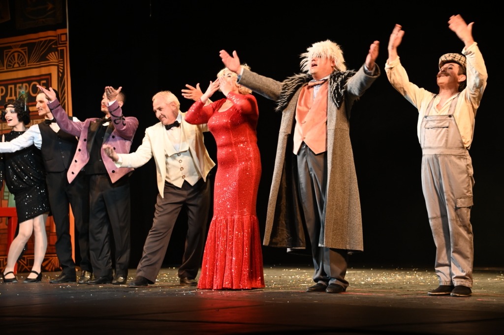 Очаровали и пообещали вернуться с новыми спектаклями