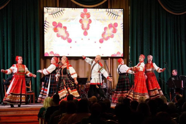 День народного единства объединил тысячи смолян на праздничных мероприятиях