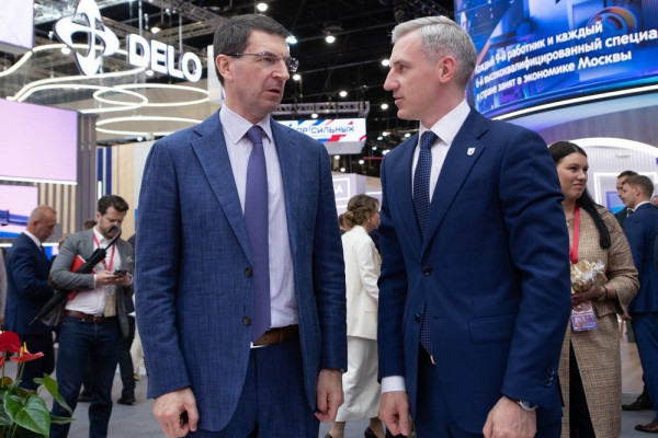 Василий Анохин поздравил Игоря Щёголева с днём рождения