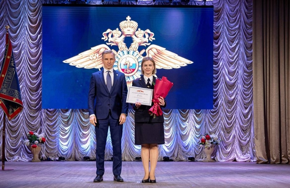 Губернатор Смоленской области вручил сотрудникам полиции региональные награды