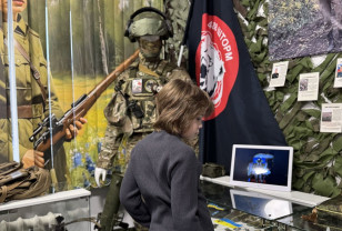 В смоленской школе открылся музей, объединивший подвиги поколений