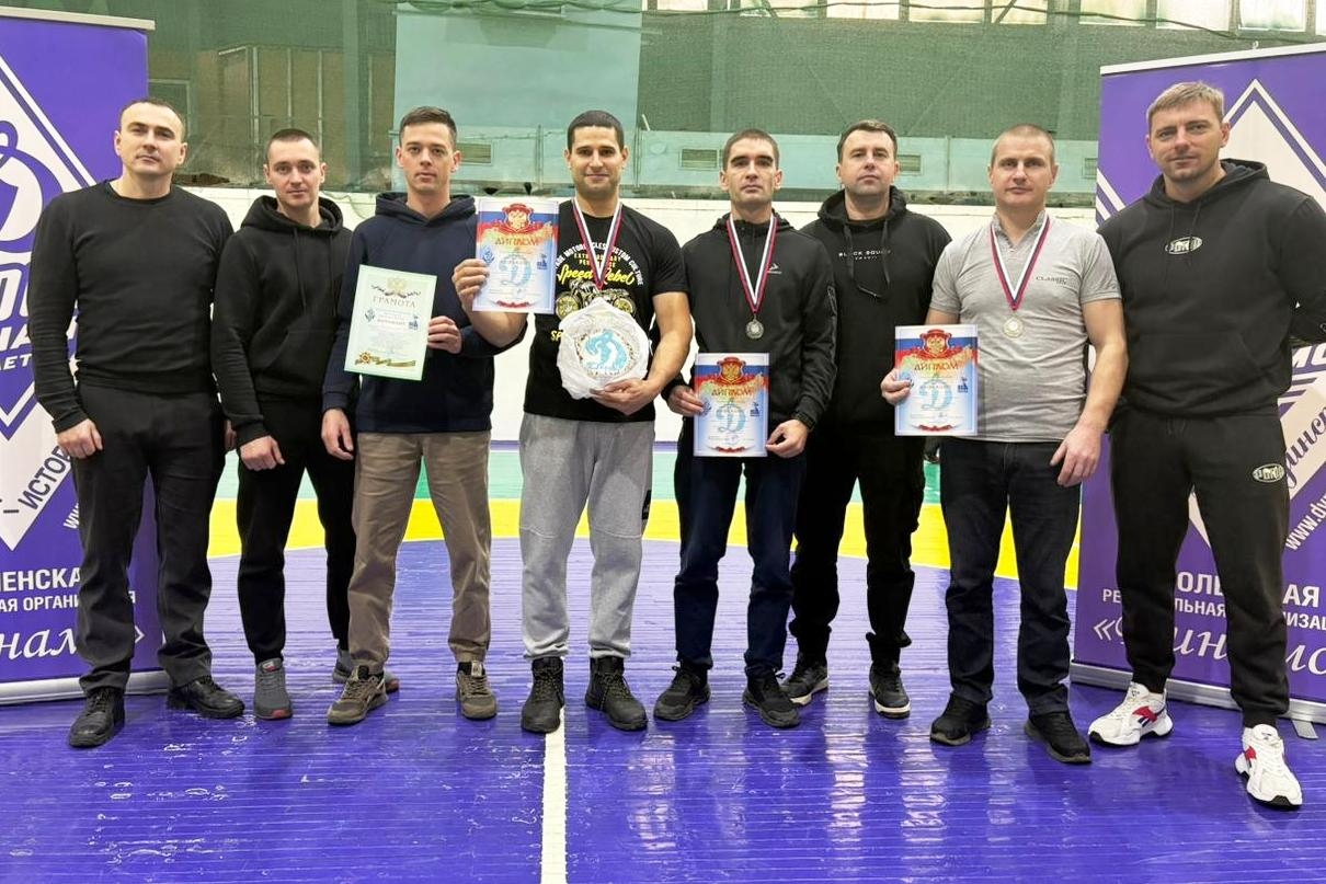 Смоленские сотрудники УФСИН – бронзовые призёры областного турнира по гиревому спорту