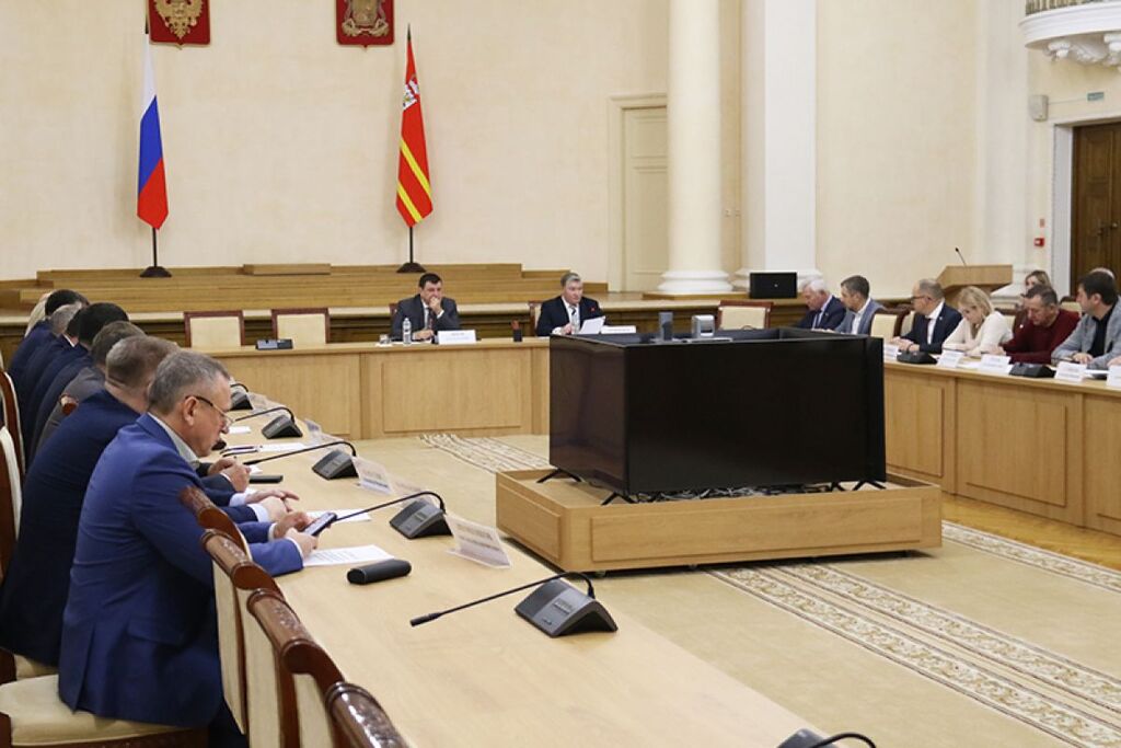 Депутаты-единороссы в Смоленской областной Думе рассмотрели основные параметры бюджета