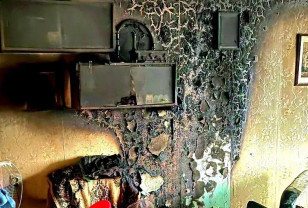 В Смоленске сотрудники МЧС спасли из задымлённой квартиры 57-летнего мужчину