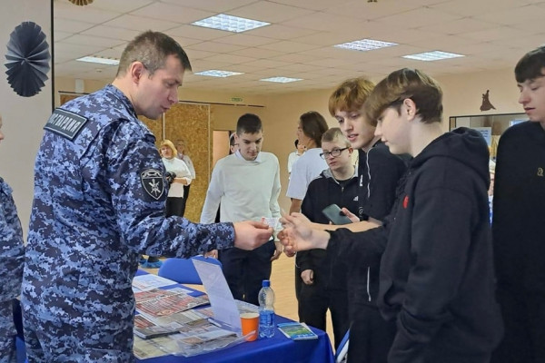 Смоленские росгвардейцы рассказали о возможностях службы в ведомстве