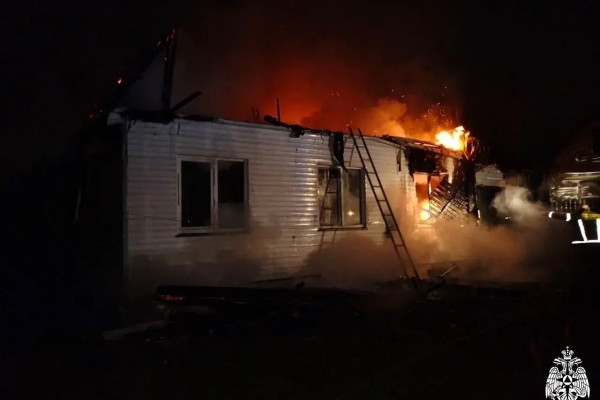 В Смоленской области мужчина пострадал в результате пожара в жилом доме