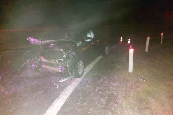 На автодороге в Смоленской области иномарка врезалась в ограждение