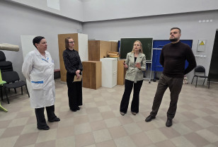 Депутат Госдумы Артём Туров проверил ход ремонта в медколледже Смоленска