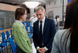 Губернатор Василий Анохин провёл двухчасовой открытый диалог со смолянами