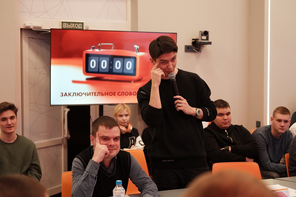 Смоленские школьники соревновались в умении убеждать