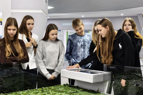 Более 600 школьников и студентов познакомились с профессией атомщика в информационно-выставочном комплексе Смоленской АЭС