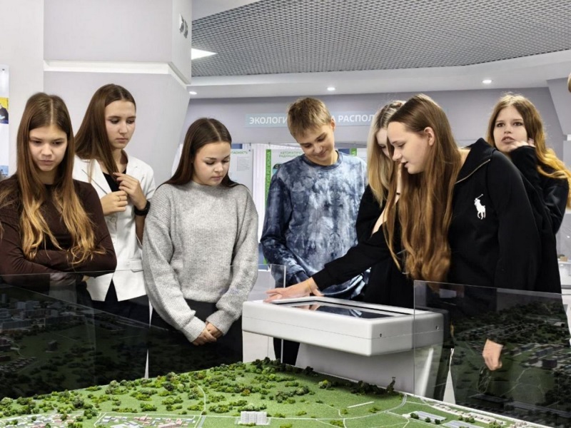 Более 600 школьников и студентов познакомились с профессией атомщика в информационно-выставочном комплексе Смоленской АЭС