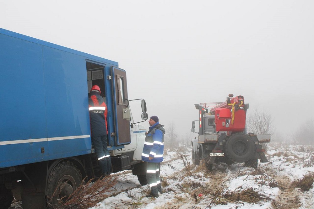 Энергетики Смоленскэнерго восстановили электроснабжение потребителей после сильного снегопада