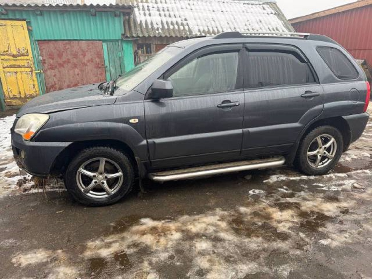 На автодороге в Руднянском округе иномарка «вылетела» в кювет