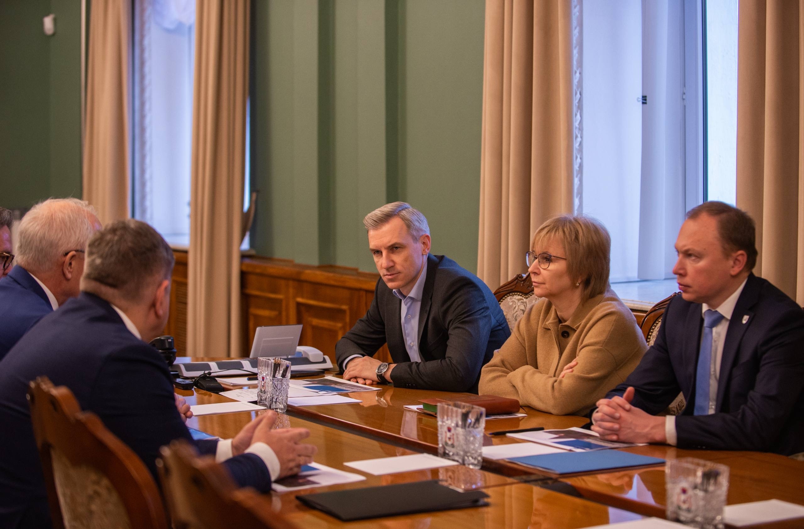 Василий Анохин обсудил с представителями Банка России актуальные вопросы развития экономики Смоленской области