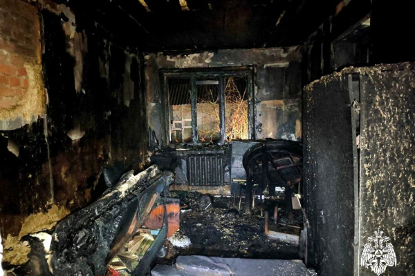 Двое мужчин погибли при пожаре в жилом доме в Монастырщине